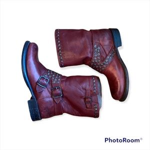 Frye Jenna Studded Short Boot Cognac